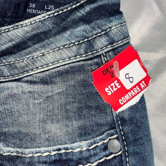 NEW Women’s Vigoss Cropped Medium Denim Jeans sz 8 - Picture 7 of 8